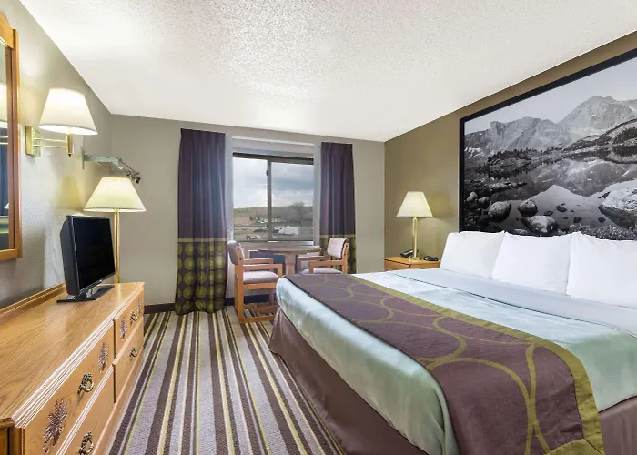 Super 8 Sheridan
