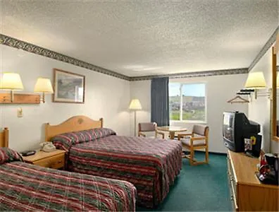 Super 8 Sheridan