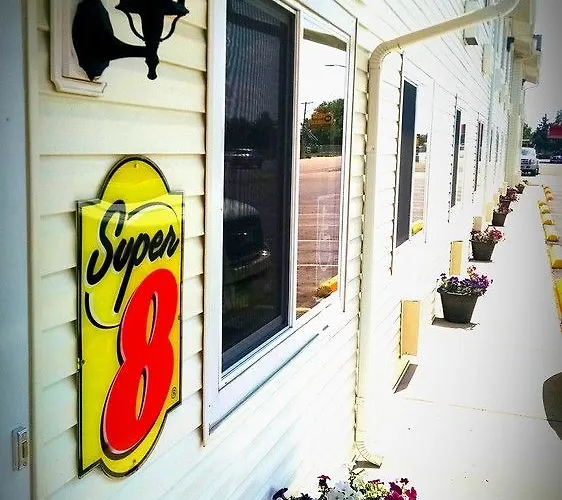 Super 8